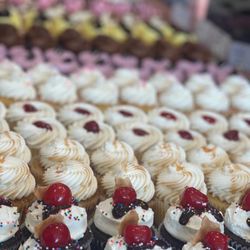 Kayla Renee Cakes - Cupcakes