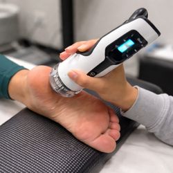 Evergreen Factor - Shockwave therapy (SoftWave) is an advanced, non-invasive treatment designed to address chronic musculoskeletal pain at the source.