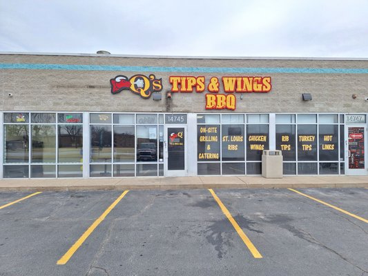 QS TIPS AND WINGS BBQ by null