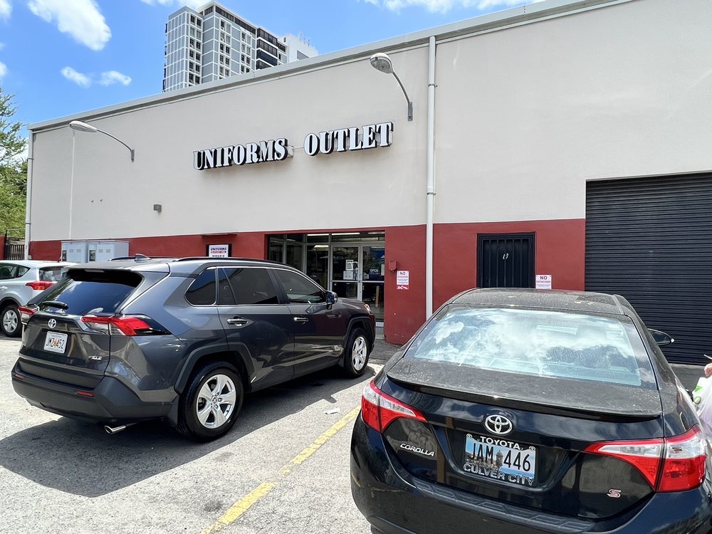 UNIFORMS OUTLET Updated October 2024 12 Photos Av. Manuel