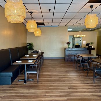 Aroy Thai Bistro - Thai Near Me - Hercules, California