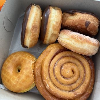 Friendly Donut House - Donuts Near Me - Henderson, Nevada