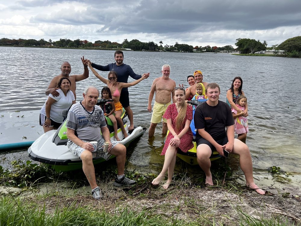 Floatlife Rentals Logo