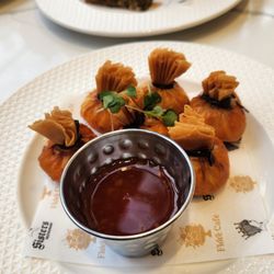 Flore Cafe - Money Bags (Tung Thong)