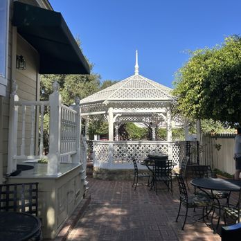 Cheshire Cat Inn - Bed & Breakfast Near Me - Santa Barbara, California