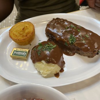 Sawyer & Co - Meatloaf and mashed potatoes - Diners Near Me - Austin, Texas Sawyer & Co - Meatloaf and mashed potatoes - Diners Near Me - Austin, Texas