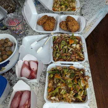Lum's Chop Suey - All the special chow meins, bbq pork and egg foo young - Chinese Near Me - Fresno, California