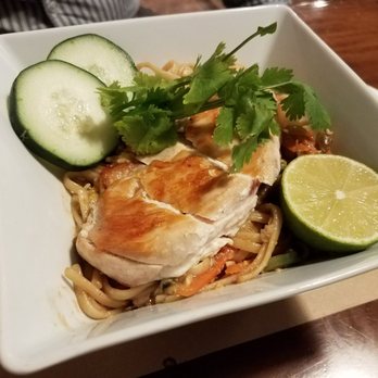 Molt de Gust - Pad Thai - Tapas Bars Near Me - Palma, PM