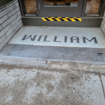 Les Co'Pains d'Abord - the entrance to a building - Bakeries Near Me - Montreal, Quebec