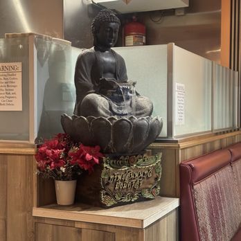 Top Thai Cuisine - Decor - Thai Near Me - Northridge, California Top Thai Cuisine - Decor - Thai Near Me - Northridge, California