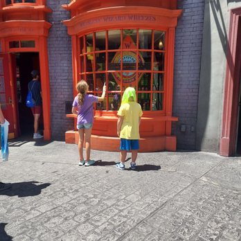 Weasley's Wizard Wheezes - Toy Stores Near Me - Orlando, Florida