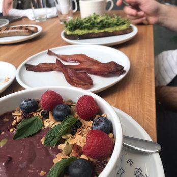 Churchill St. - Açai bowl, side of bacon - American Near Me - Shoreview, Minnesota Churchill St. - Açai bowl, side of bacon - American Near Me - Shoreview, Minnesota
