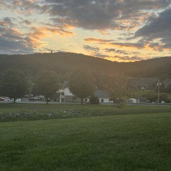 Courtyard by Marriott Lenox Berkshires - sunset in front of the hotel - Hotels Near Me - Lenox, Massachusetts Courtyard by Marriott Lenox Berkshires - sunset in front of the hotel - Hotels Near Me - Lenox, Massachusetts