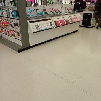 T-Mobile - Mobile Phones Near Me - Ft Leonard Wood, Missouri