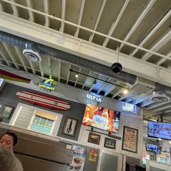 Hurricane Grill & Wings - Inside
