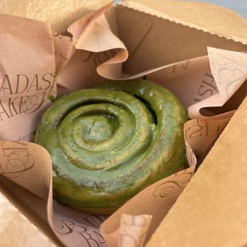 Badash Bakes - Matcha cinnamon roll - Bakeries Near Me - Pasadena, California