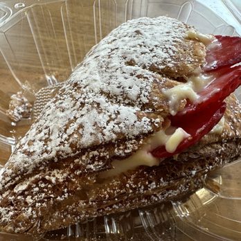 Cream Pan - Strawberry Croissant - Bakeries Near Me - Fountain Valley, California Cream Pan - Strawberry Croissant - Bakeries Near Me - Fountain Valley, California