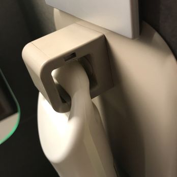 Hotel Ibis Heathrow - Anti theft device on this garbage. - Hotels Near Me - Hayes, DOR