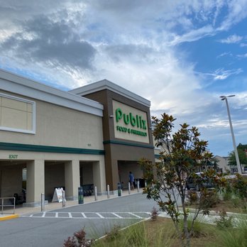 Publix Super Market At Blue Moon - Outside view of the store. - Grocery Near Me - Pooler, Georgia