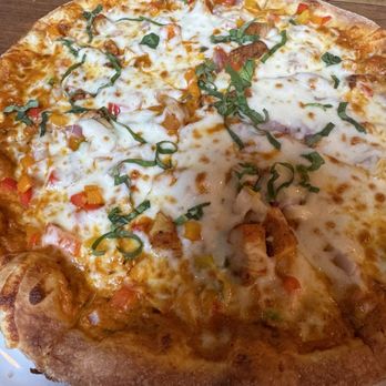 Noosh Nosh - Chicken Tikka Pizza - American Near Me - Louisville, Kentucky
