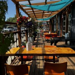 Zandos - Great seating inside and patio!