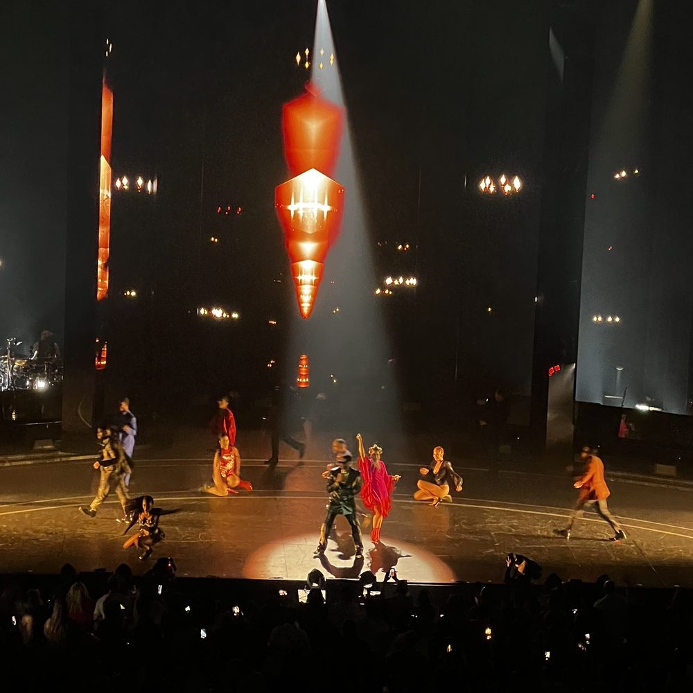 USHER - THE VEGAS RESIDENCY - Updated May 2025 - 86 Photos & 35 Reviews -  3570 S Las Vegas Blvd, Las Vegas, Nevada - Stadiums & Arenas - Yelp