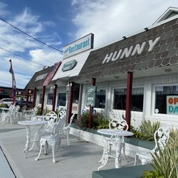 Sunny Hunny by the Sea Family Restaurant & Pancake House - Cheerful and clean!
