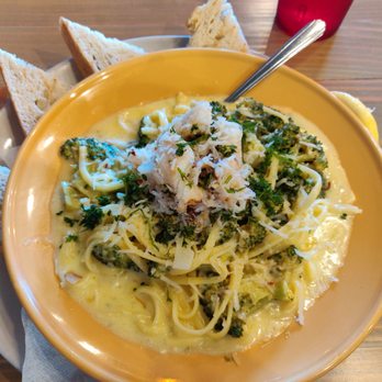 Mari's Kitchen - Dungeoness Crab and Broccoli pasta - Breakfast & Brunch Near Me - Florence, Oregon Mari's Kitchen - Dungeoness Crab and Broccoli pasta - Breakfast & Brunch Near Me - Florence, Oregon