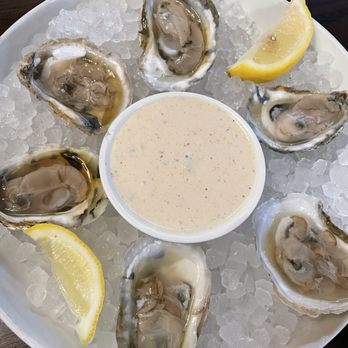 Little Pearl - Skinny oysters - New American Near Me - Washington, DC, District of Columbia