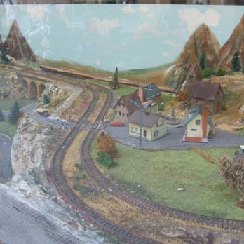 Le Petit Train Bleu - Toy Stores Near Me - Lyon, 69
