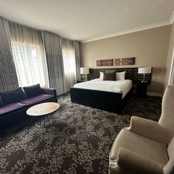 Kimpton Hotel Vintage Seattle - Room 908 - Kimpton Hotel Vintage Seattle, November 2023 - Hotels Near Me - Seattle, Washington Kimpton Hotel Vintage Seattle - Room 908 - Kimpton Hotel Vintage Seattle, November 2023 - Hotels Near Me - Seattle, Washington