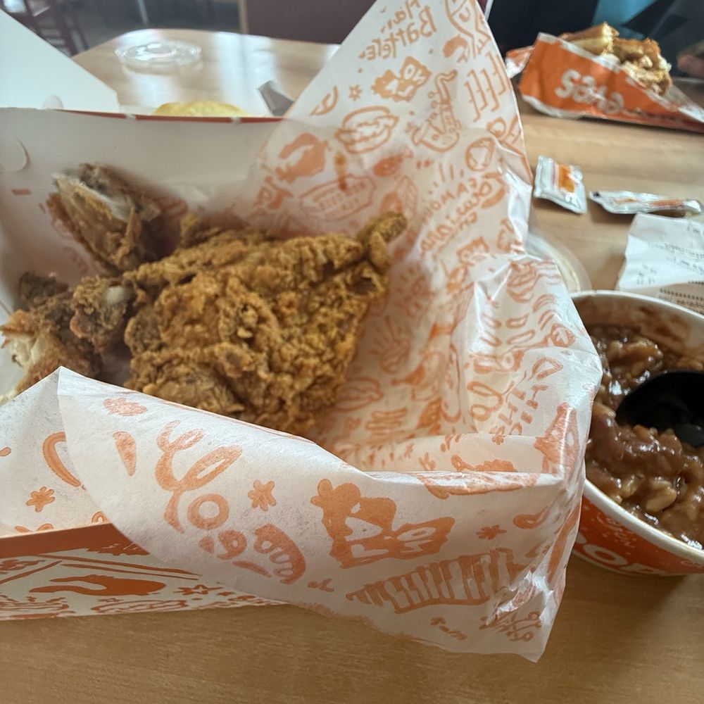 Popeyes Louisiana Kitchen - 2 piece meal. - Fast Food Near Me - Griffin, Georgia