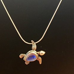 Kela's Glass Gallery - Color changing jewelry