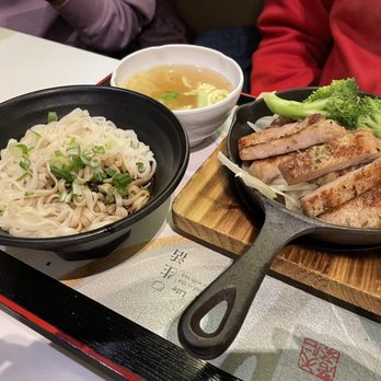 Ten Ren's Tea - Iron Chicken with Noodles - Tea Rooms Near Me - Toronto, Ontario