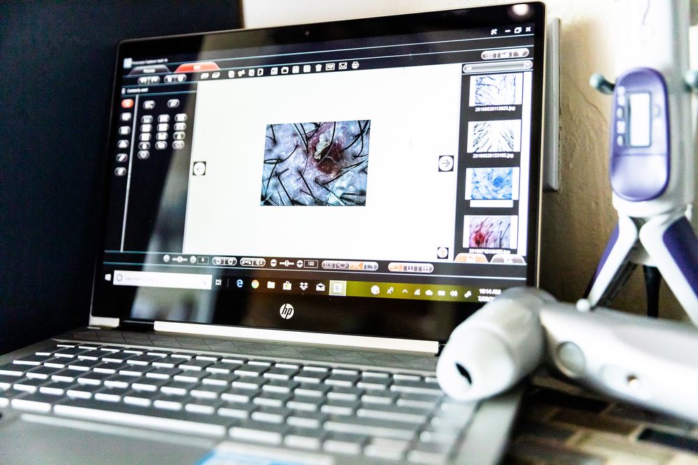 Hair Growth Clinic Logo