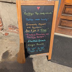Olde Wilmington Toy & Candy Company - Couldn't get service this visit