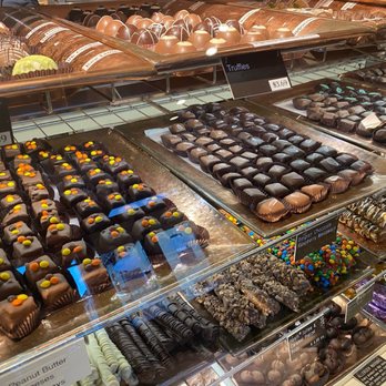 Amy's Candy Kitchen - Candy Stores Near Me - Cedarburg, Wisconsin Amy's Candy Kitchen - Candy Stores Near Me - Cedarburg, Wisconsin