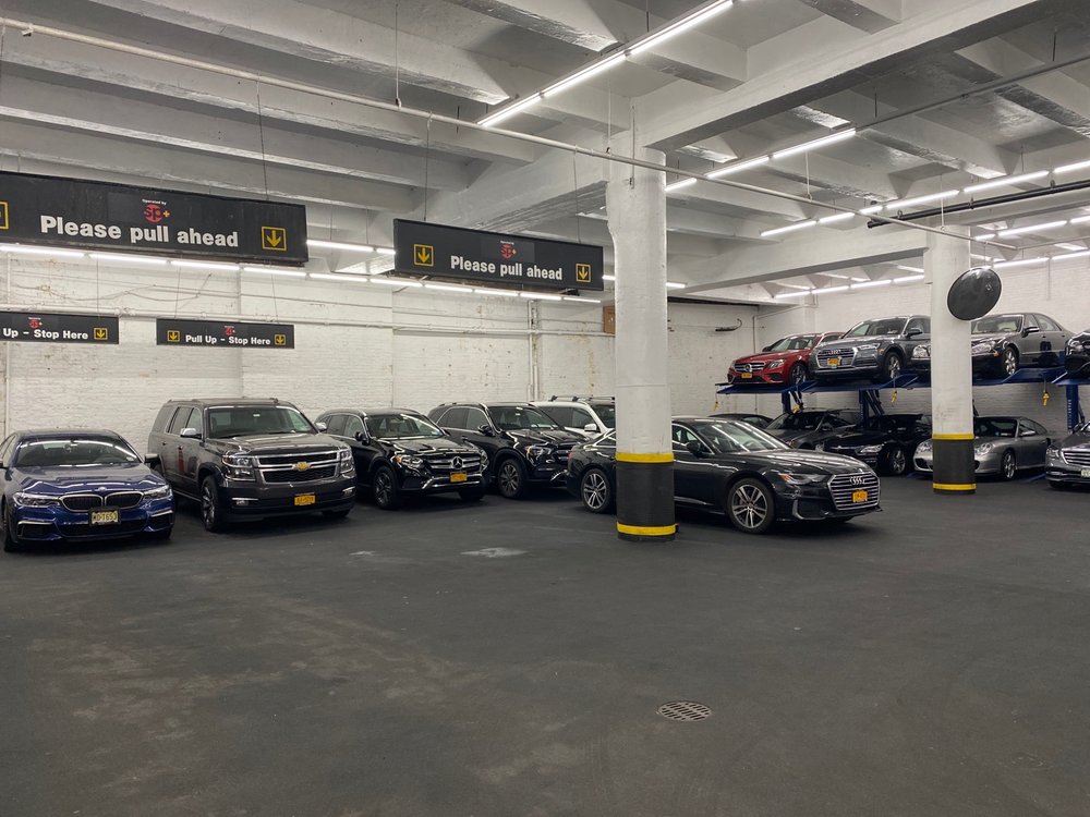 SP+ PARKING Updated April 2024 56 N Moore St, New York, New York