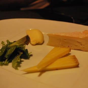 Il Vino - Fromage Plate: Complement to Bierzo - Mencia - Pittacum 2008 - Modern European Near Me - Paris, 75