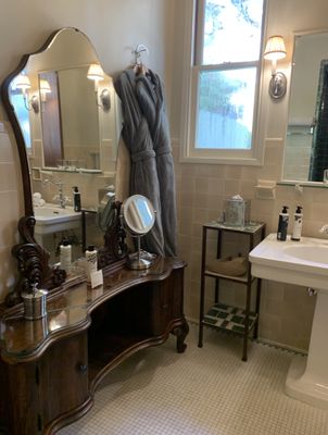 The Willows Historic Palm Springs Inn by null