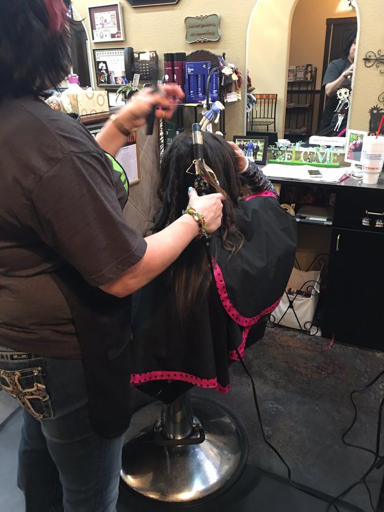 Aravon Salon & Spa Logo