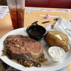 8 ounce prime rib with mashed potatoes very good