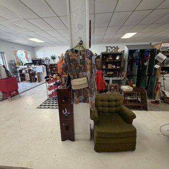 Zen’s Mega Thrift Shop - Thrift Stores Near Me - Lubbock, Texas Zen’s Mega Thrift Shop - Thrift Stores Near Me - Lubbock, Texas