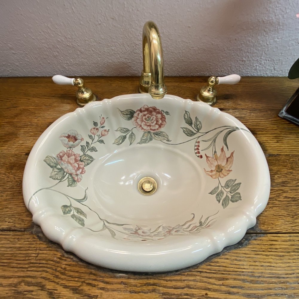 Vintage Cafe - Ladies sink - American Near Me - Everett, Washington Vintage Cafe - Ladies sink - American Near Me - Everett, Washington