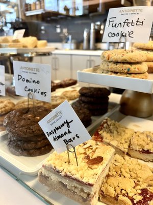 Antoinette Bakery & Cafe by null