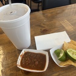 Los Chilangos - Tamarindo large, salsa and chips with limes ‍