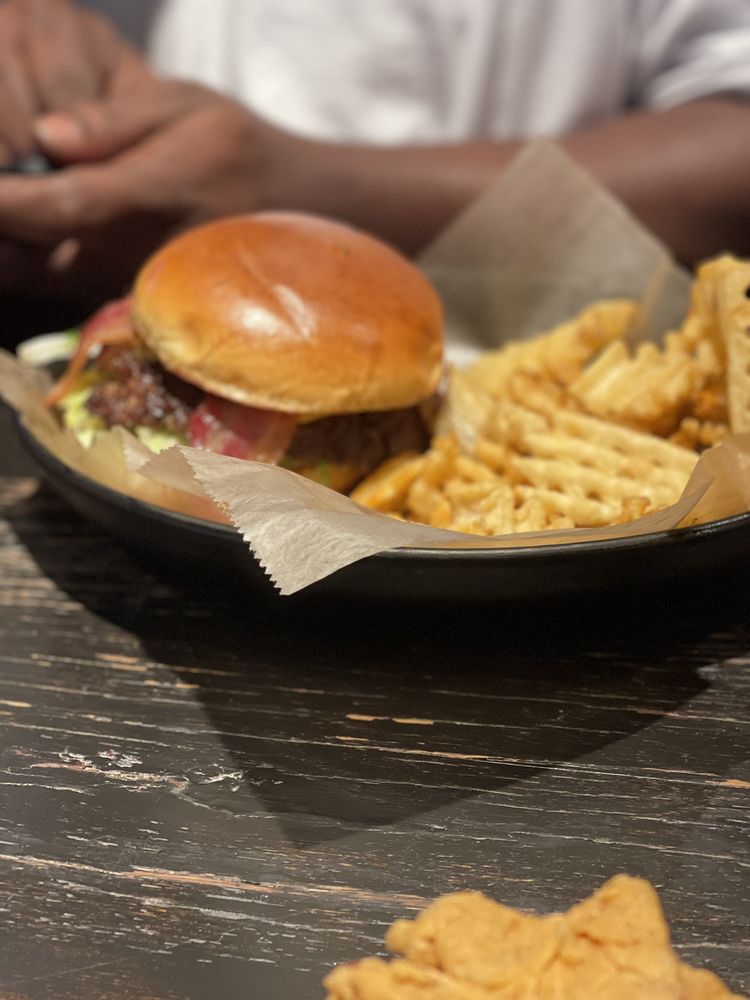 WALKON’S SPORTS BISTREAUX D’IBERVILLE RESTAURANT Updated November