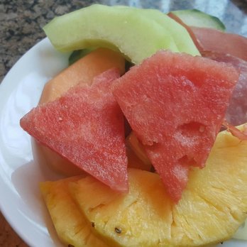 Reflections Grille Restaurant and Lounge - Fruit from breakfast buffet - American Near Me - Seattle, Washington Reflections Grille Restaurant and Lounge - Fruit from breakfast buffet - American Near Me - Seattle, Washington