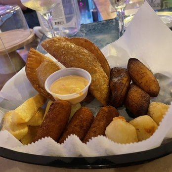 Rockefeller Speakeasy - Sampler platter - Cocktail Bars Near Me - Ormond Beach, Florida