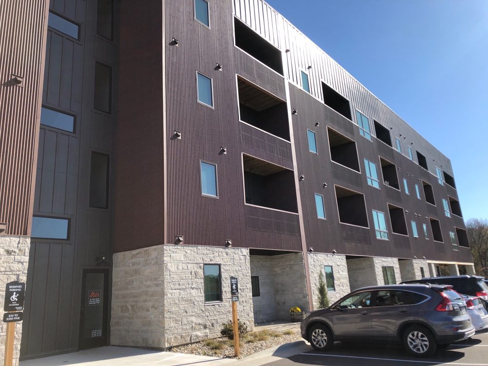 QUARRY TOWN APARTMENTS Updated August 2024 11 Photos 4006 S Lone